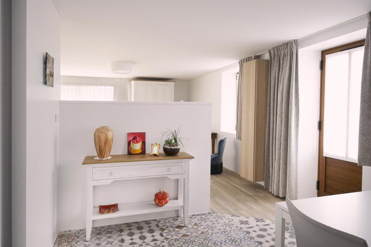 Chemin Des Ormeaux Bed & Breakfast Ennezat Екстериор снимка